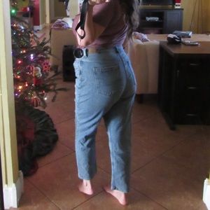 AW mom jeans size 14 short stretch 🐆✨